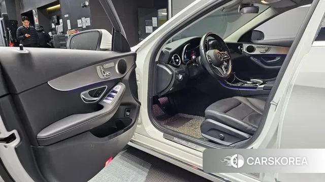 Mercedes-Benz C-Class W205 2020 Белый из Кореи, фото 2