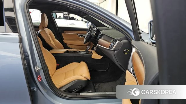 Volvo S90 2019 Светло-серебряный цвет из Кореи, фото 2