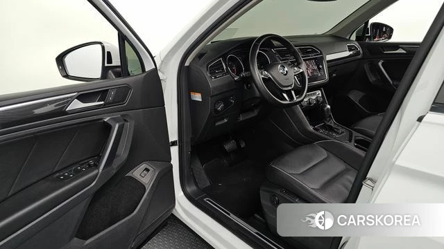 Volkswagen Tiguan second Generation 2019 Белый из Кореи, фото 2