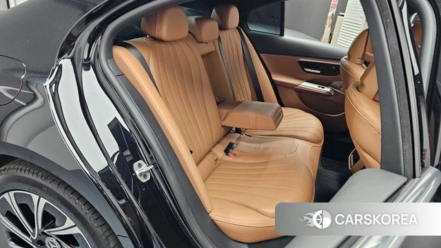 Mercedes-Benz E-Class W214 2024 Черный из Кореи, фото 2