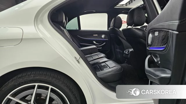Mercedes-Benz E-Class W213 2020 Белый из Кореи, фото 2