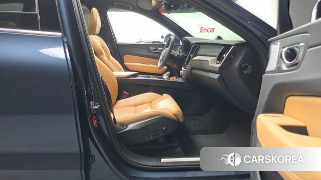 Volvo XC60 second Generation 2021 Синий из Кореи, фото 2