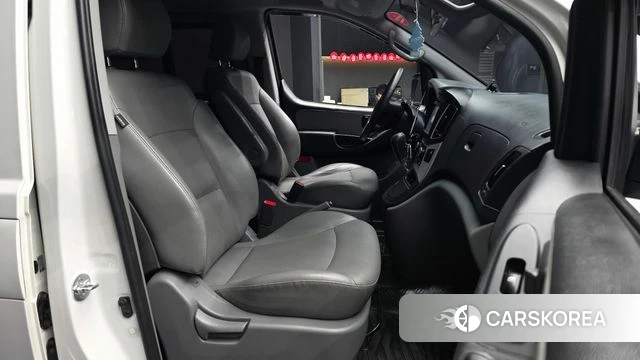 Hyundai The New Grand Starex 2018 Белый из Кореи, фото 2