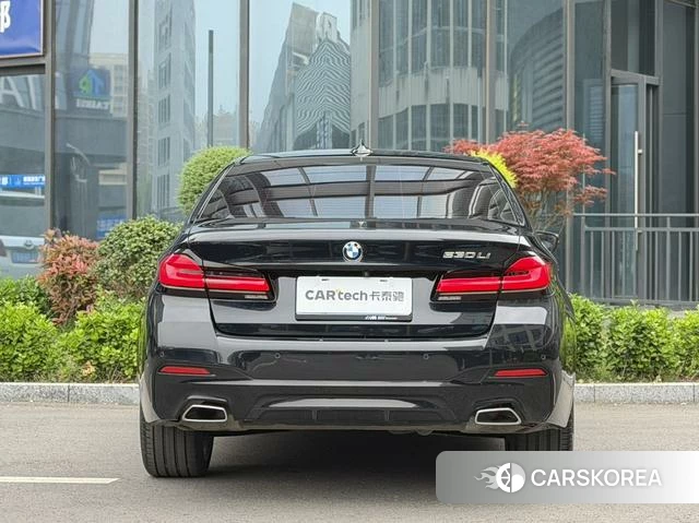 BMW 5 series 2023 Черный из Китая, фото 2
