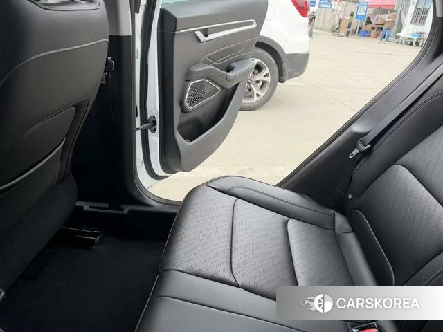 Geely Automobile Emgrand 2023 Белый из Китая, фото 2