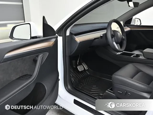 Tesla Model Y 2024 Белый из Кореи, фото 2