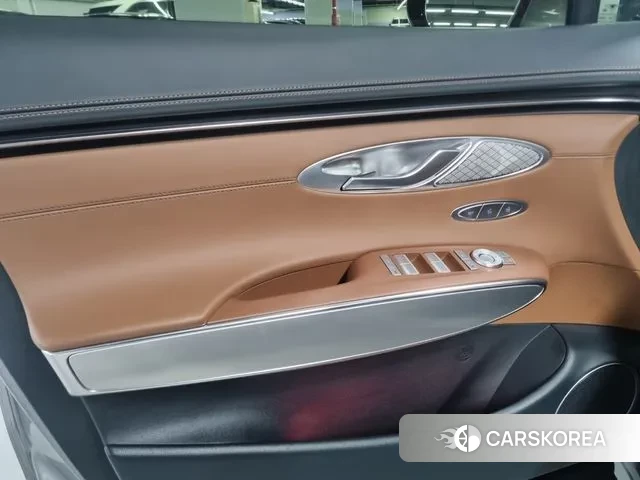 Genesis GV70 2023 Серебристо-серый из Кореи, фото 2