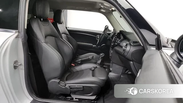 Mini Cooper 2018 Серебряный из Кореи, фото 2