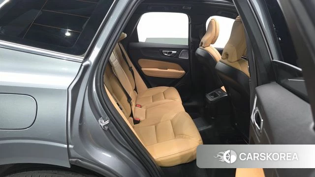 Volvo XC60 second Generation 2021 Серый из Кореи, фото 2