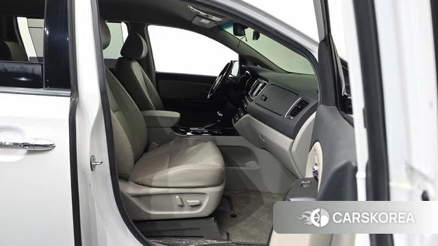 Kia The New Carnival 2019 Белый из Кореи, фото 2