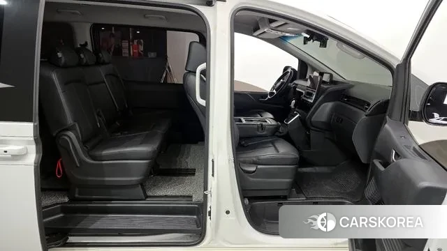 Hyundai Staria 2022 Белый из Кореи, фото 2