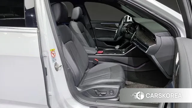 Audi A6 (C8) 2021 Белый из Кореи, фото 2