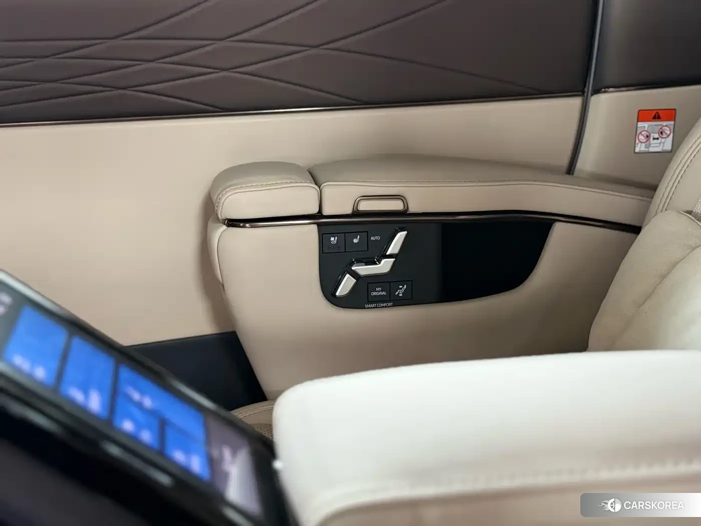 Toyota Alphard 2023 Белый из Китая, фото 2