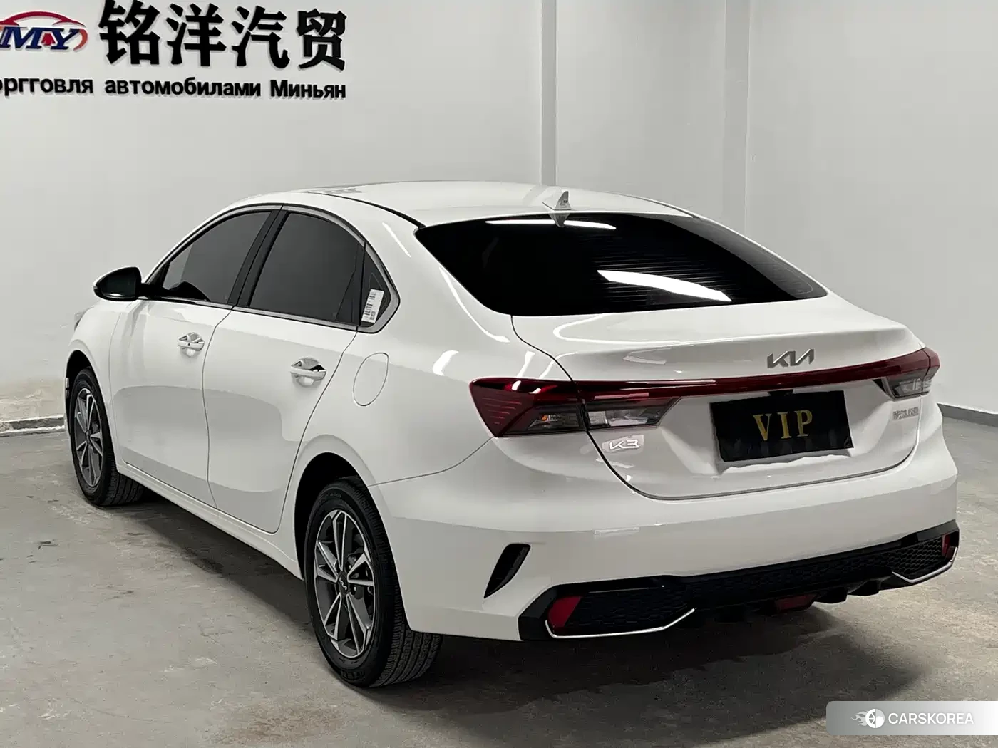 Kia K3 2023 Белый из Китая, фото 2