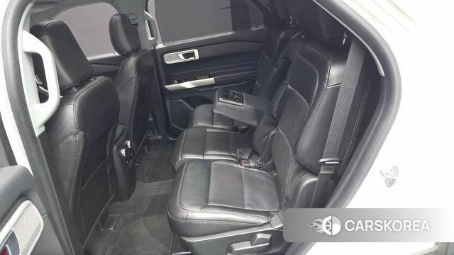 Ford Explorer 6th Generation 2022 Белый из Кореи, фото 2
