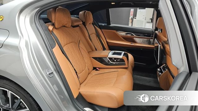 BMW 7 Series (G11) 2022 Серебряный из Кореи, фото 2