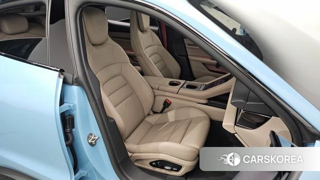 Porsche Taycan 2025 Небесно-голубой из Кореи, фото 2