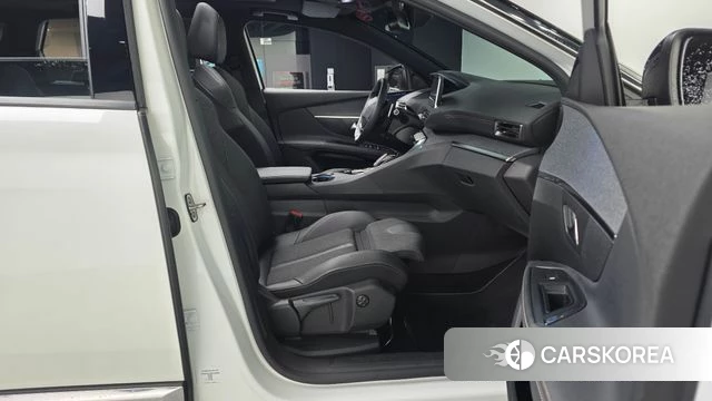 Peugeot 5008 second generation 2020 Белый из Кореи, фото 2