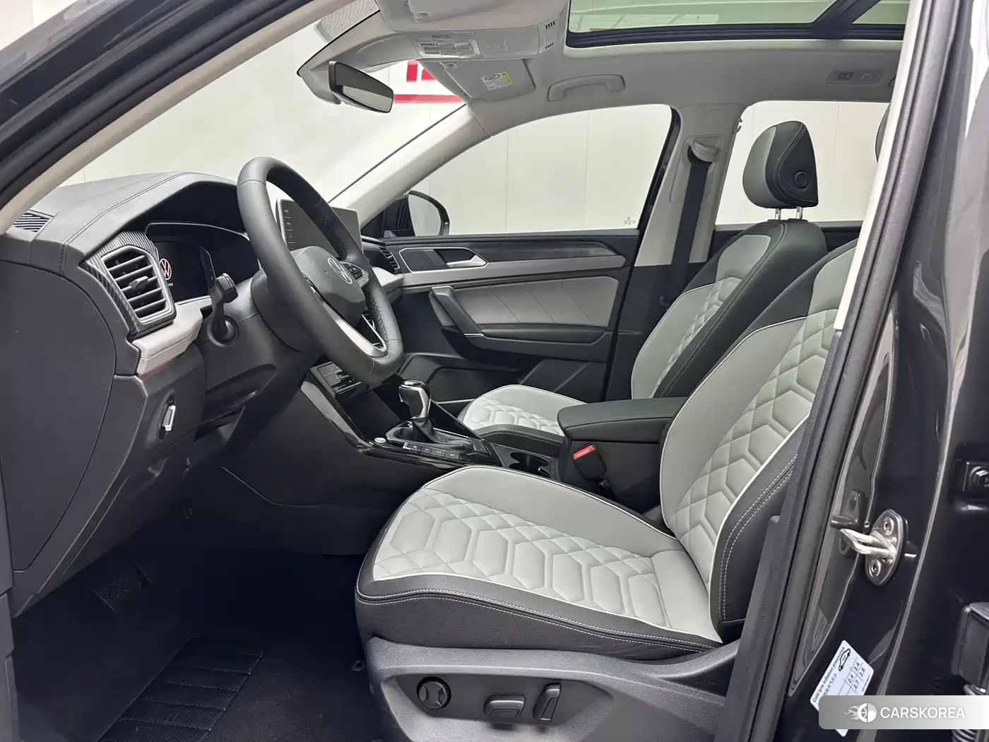 Volkswagen Tayron 2022 Silver/gray из Китая, фото 2