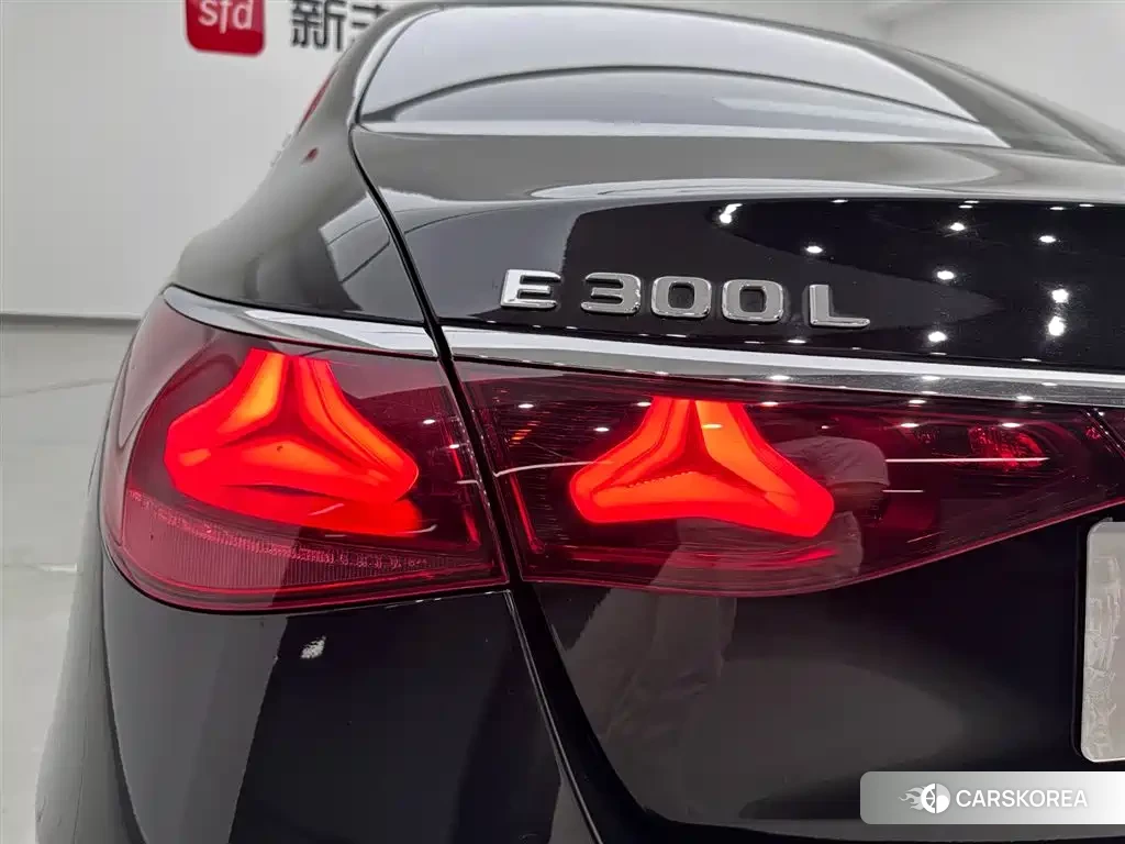 Mercedes-Benz E-Class 2025 Черный из Китая, фото 3