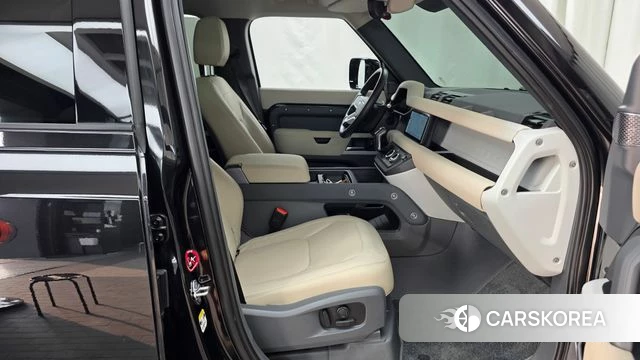 Land Rover Defender (L663) 2022 Черный из Кореи, фото 2