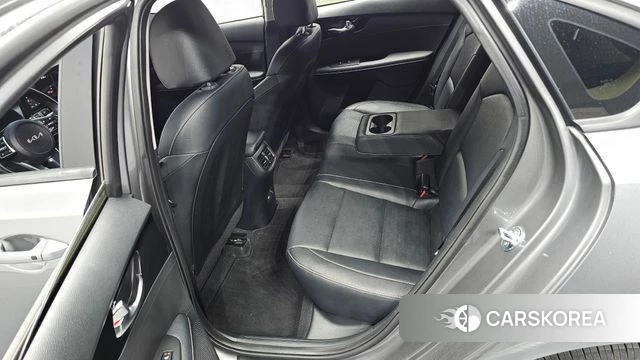 Kia The New K3 2nd generation 2024 Серебристо-серый из Кореи, фото 2