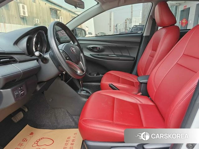Toyota YARIS L Zhixuan 2023 Белый из Китая, фото 2