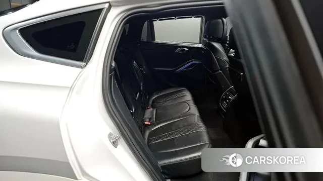 BMW X6 (G06) 2023 Белый из Кореи, фото 2