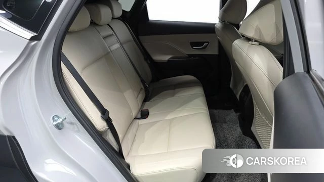 Hyundai Kona (SX2) 2023 Серебристо-серый из Кореи, фото 2