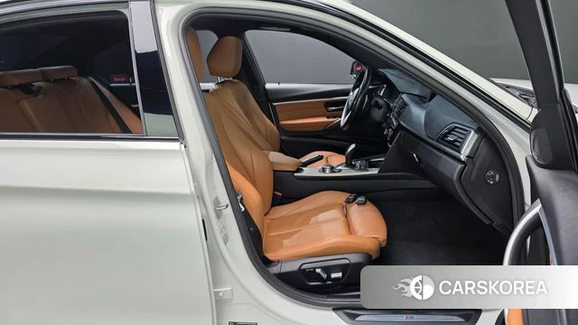 BMW 3 Series (F30) 2018 Белый из Кореи, фото 2