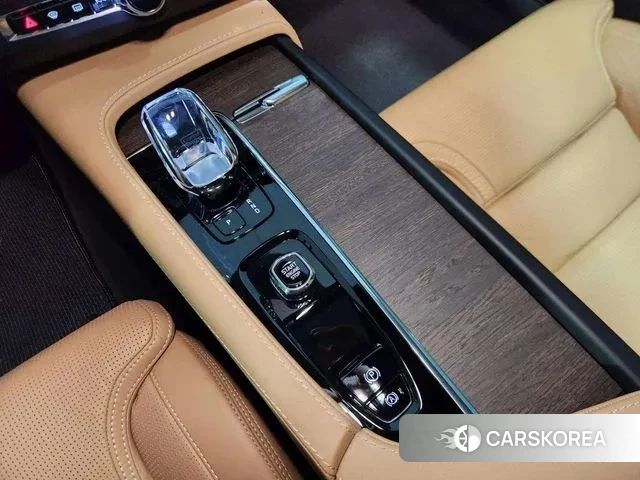 Volvo V90 Cross-Country 2024 Белый из Кореи, фото 2