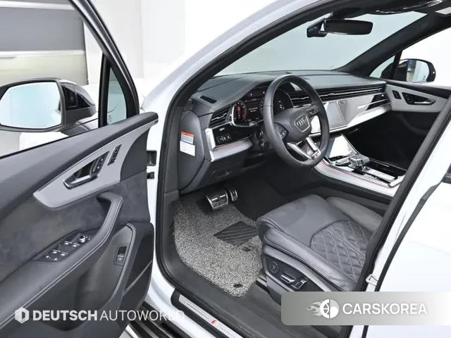 Audi Q8 (4M) 2023 Белый из Кореи, фото 2