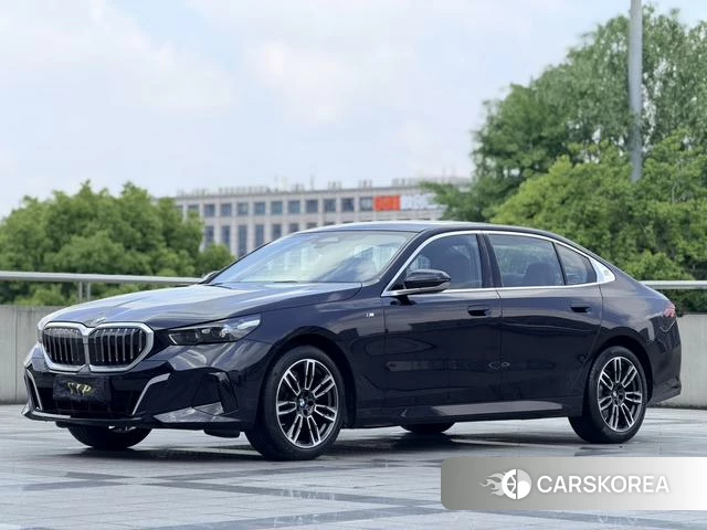 BMW 5 series 2024 Черный из Китая, фото 2