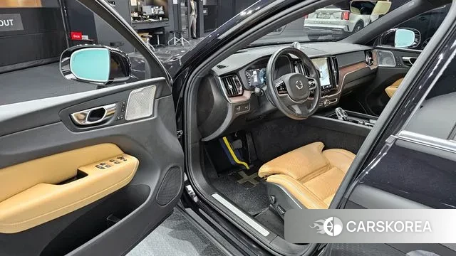 Volvo XC60 second Generation 2021 Черный из Кореи, фото 2