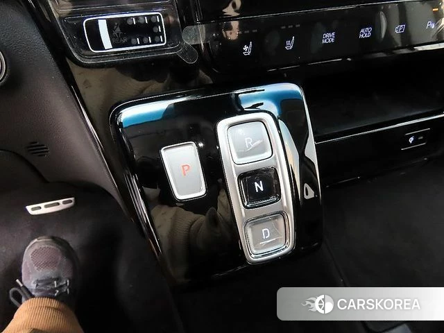 Hyundai Staria 2025 Белый из Кореи, фото 2