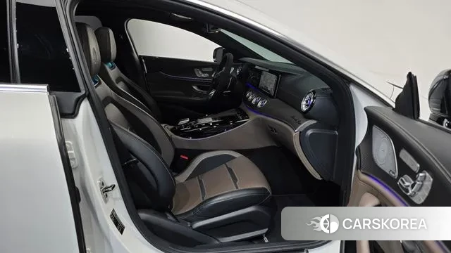 Mercedes-Benz AMG GT 2021 Белый из Кореи, фото 2