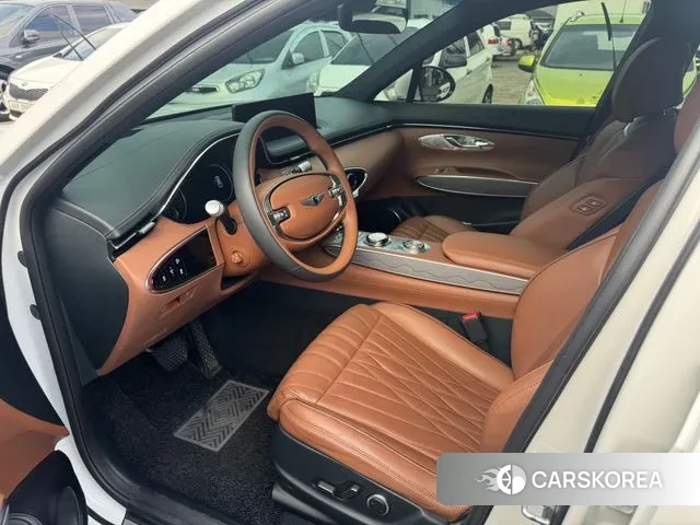 Genesis GV70 2023 Белый из Кореи, фото 2