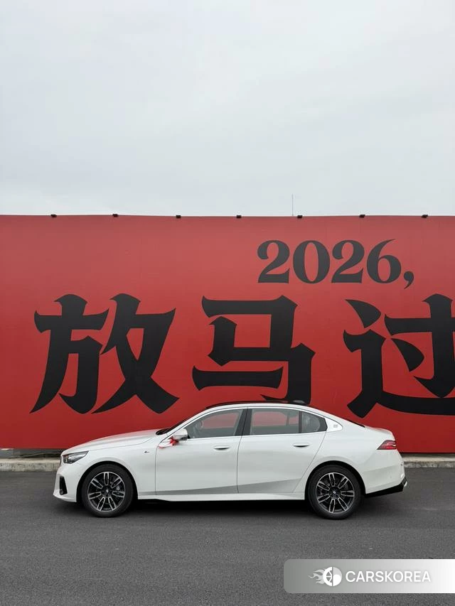BMW 5 series id 3920684 из Китая 2