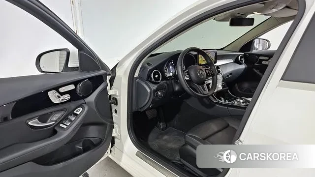 Mercedes-Benz C-Class W205 2019 Белый из Кореи, фото 2