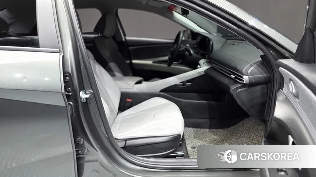 Hyundai Avante Hybrid (CN7) 2023 Серый из Кореи, фото 2