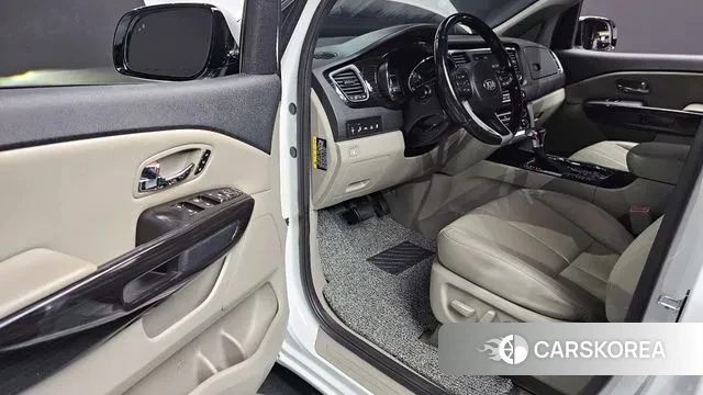 Kia The New Carnival 2018 Белый из Кореи, фото 2