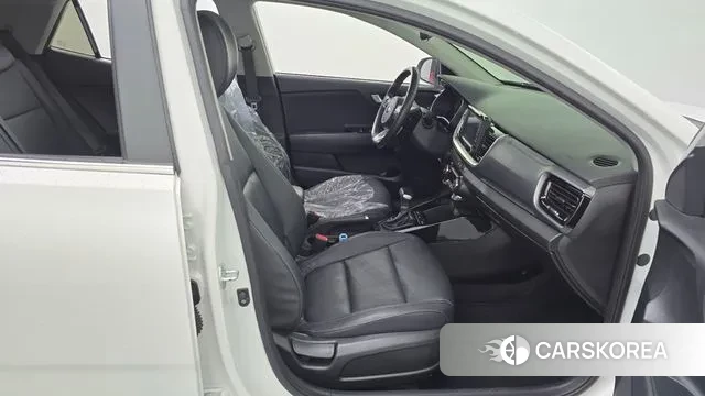 Kia Stonic 2018 Белый из Кореи, фото 2