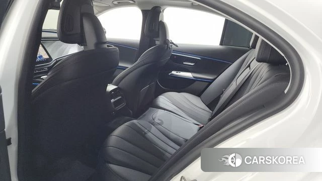 Mercedes-Benz E-Class W214 2024 Белый из Кореи, фото 2