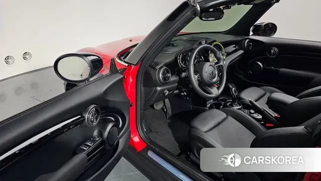 Mini Cooper Convertible 2024 Красный из Кореи, фото 2