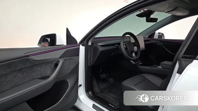 Tesla Model Y 2025 Белый из Кореи, фото 2