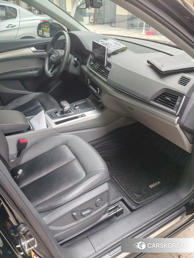 Audi Q5L 2019 Черный из Китая, фото 2
