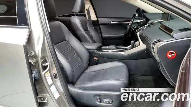 Lexus NX300h 2019 Серебристо-серый из Кореи, фото 2