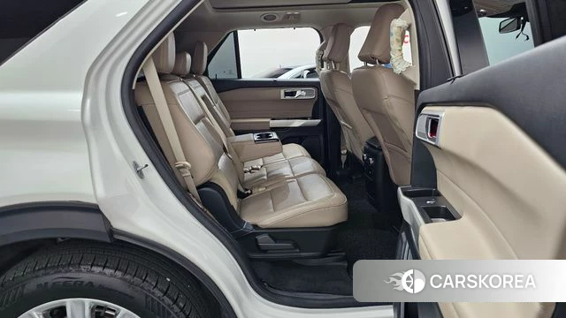 Ford Explorer 6th Generation 2021 Белый из Кореи, фото 2