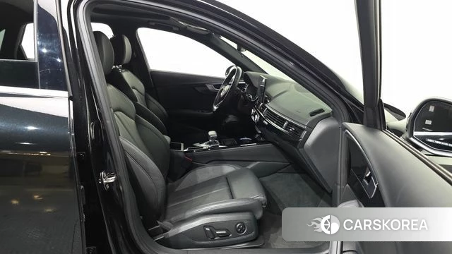 Audi A4 (B9) 2021 Черный из Кореи, фото 2