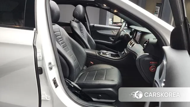 Mercedes-Benz E-Class W213 2020 Белый из Кореи, фото 2